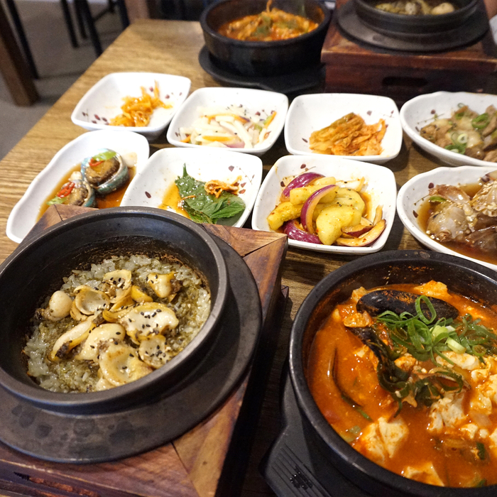  제주도 전복 돌솥밥이 맛있는 장모식탁