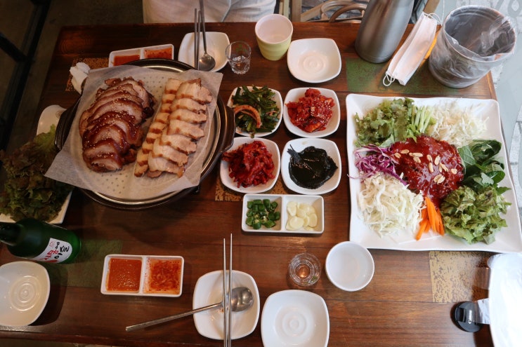  방배카페골목맛집 - 소담애 방배본동점 : 족발 보쌈 막국수 너무 맛있어서 욕나옴
