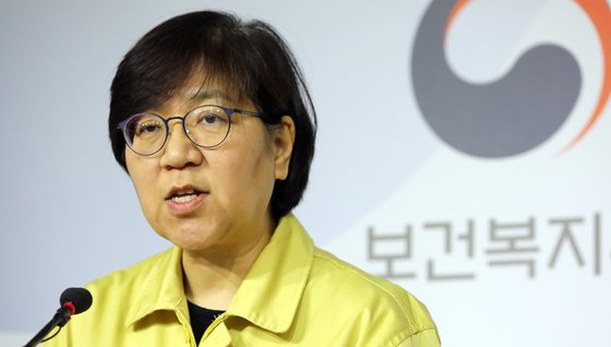  정은경 학력 나이 본부장 질병관리청장 남편 직업 결혼 고향 재산 가족관계 대학 흰머리 자녀 아들