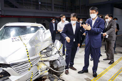 車 수리비 현장 산출·보험사기 적발… AI 접목한 보험업