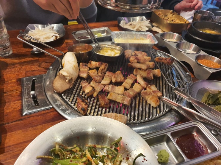  신림역 삼겹살 맛집 인생고기 1호점에서 (Feat. 특수부위 모듬한판)