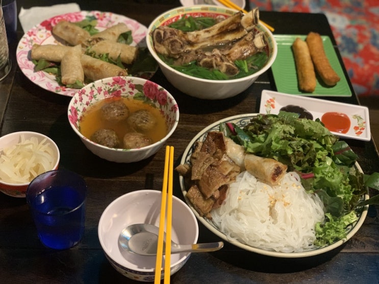  성수동 처음 가본 남자의 데이트 꾸아 쌀국수 맛있고 대림창고에서 커피도 좋았고~ 카페 어니언에서 빵도 포장!