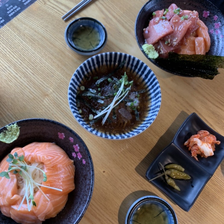  창원 상남동 연어 덮밥, 홍대개미