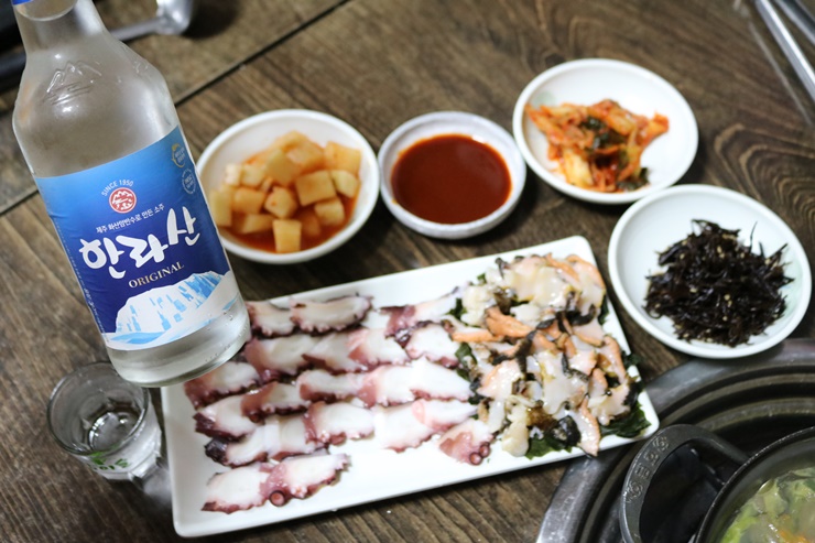  우도맛집 우도 보말칼국수 파도소리해녀촌