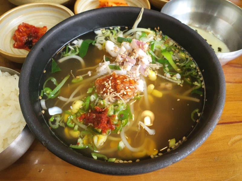 [신용산역/시루향기] 따뜻함과 해장이 필요한 날 먹는 전주식 콩나물 국밥 : 네이버 블로그