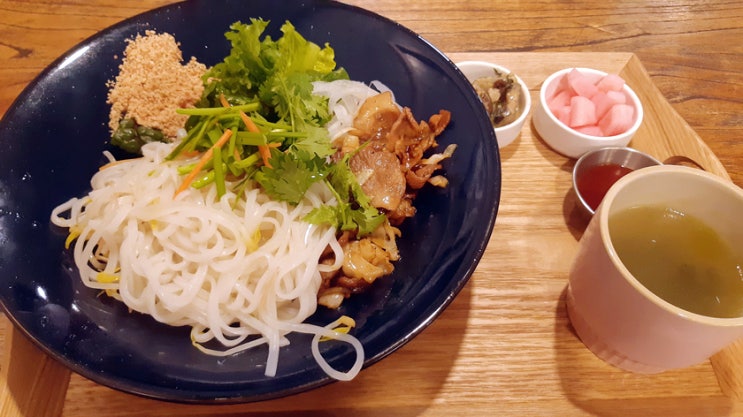 오늘의 런치 '바비공방 분보싸오' 힙지로 지하상가 맛집