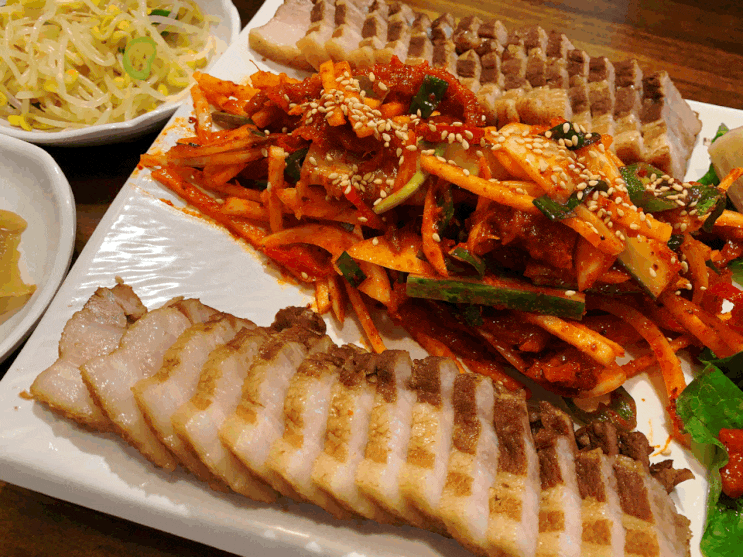  정말 맛있는 안주와 정취가 있는 ::만복국수 홍대점::