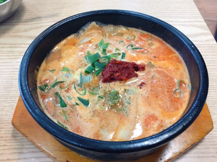  소울푸드 돼지국밥에 더해진 화끈한 매운맛! 엄마의 돼지국밥