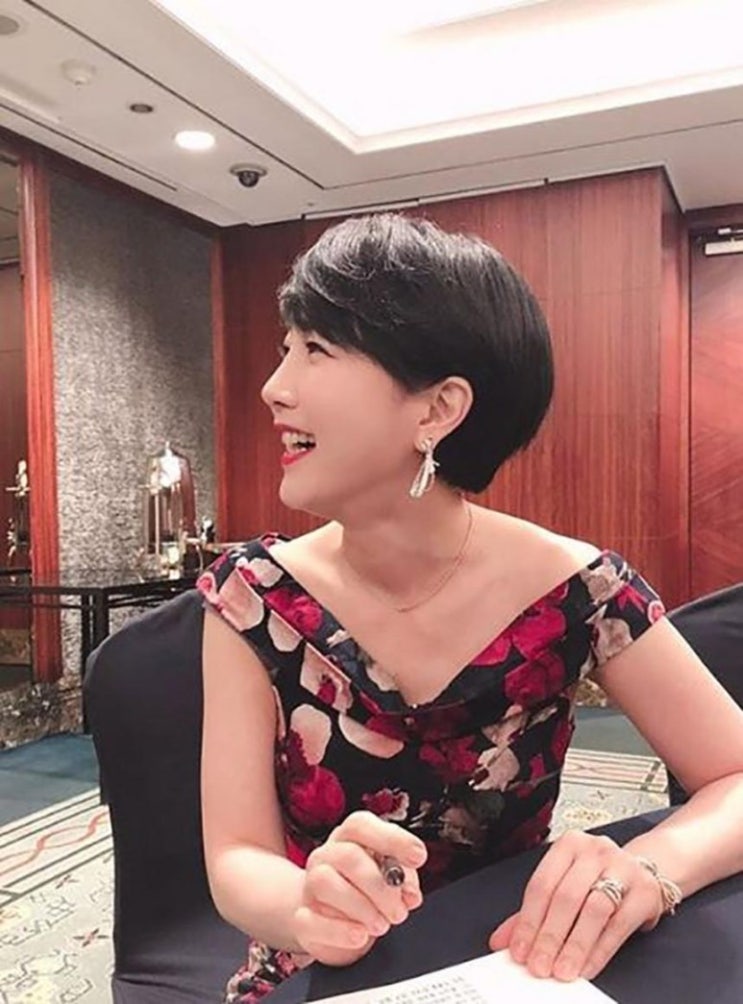  동지현 나이 직업 결혼 남편 머리 이혼 인스타그램 연봉 키 학력 자녀 아들 쇼호스트 매출 수익 수입 재산 cj오쇼핑