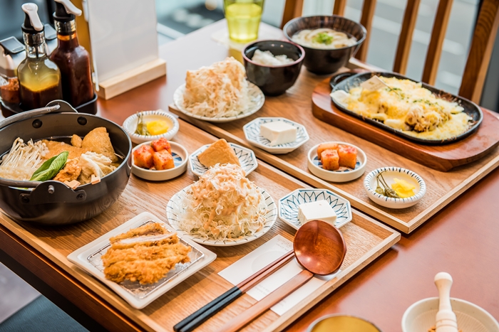 김포현대프리미엄아울렛맛집 데이트, 가족외식으로 좋은 부엉이돈가스