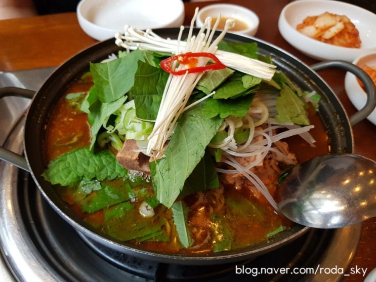  합정 감자탕 맛집 옹달샘합정감자탕(TV드라마 단골출연 감자탕 집이 이곳!)