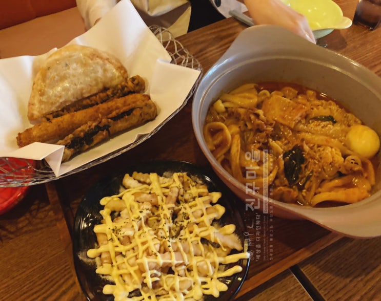  이수역 떡볶이 [부들부들] 생각보다 맛집이네 고구마치즈튀김 계속생각나 !!