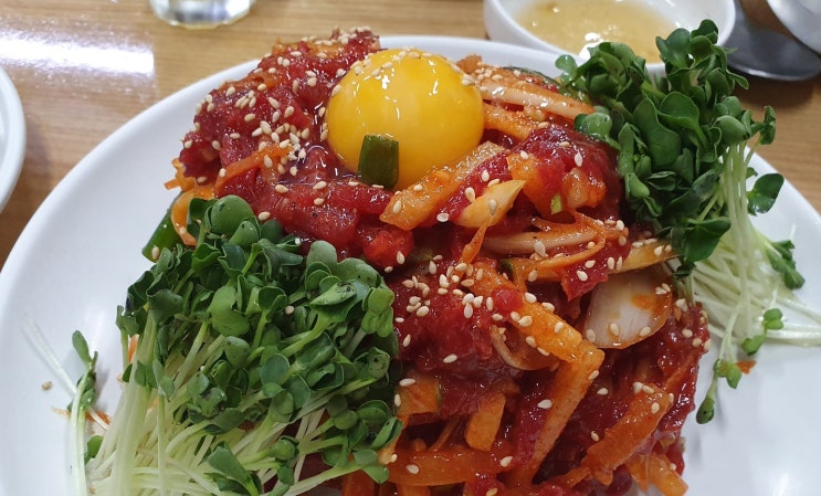 광장시장 가시면 육회 맛집 '창신육회' 가세요