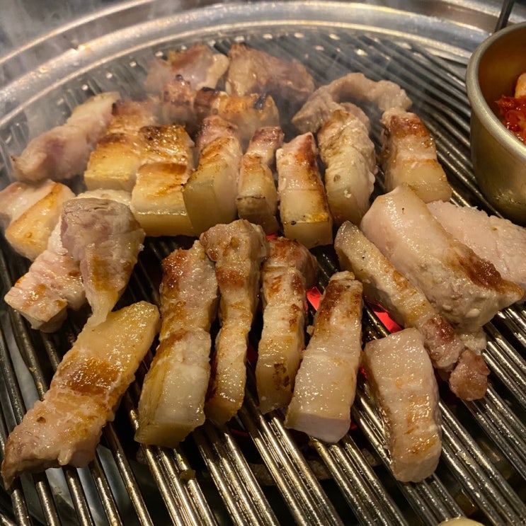  신촌역 데이트 홍대 오겹살 삼겹살 맛집 이층집 다녀온 후기