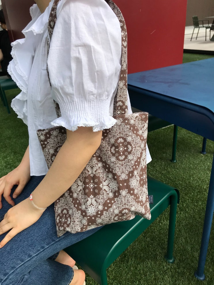 페이즐리무늬가 매력적인 가벼운가방! '올른올른 페이즐리에코백'