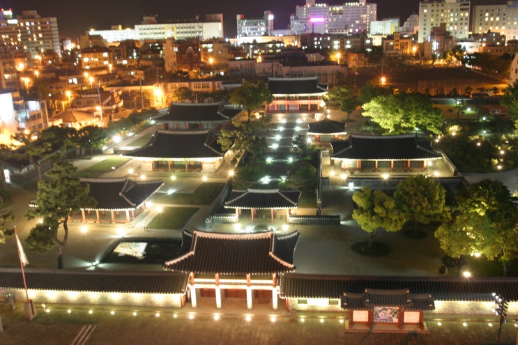  제주 야간 관광지, 제주목관아 매주 토요일 무료 야간개장