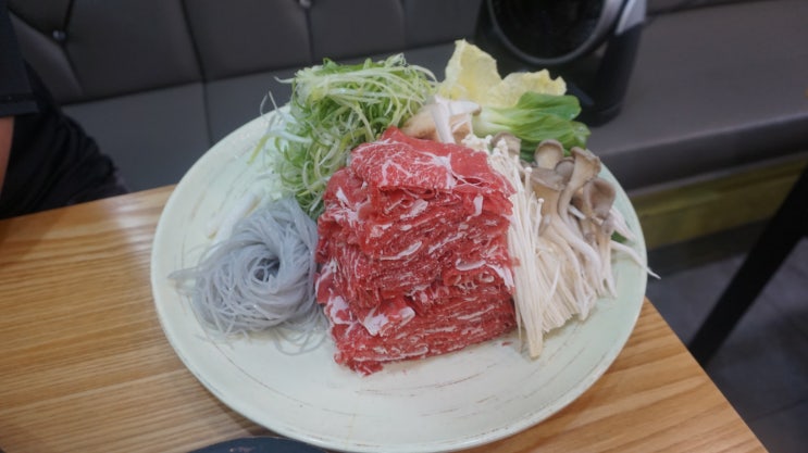  [사우동 고기집] 산더미로 쌓아놓고 먹고 옴