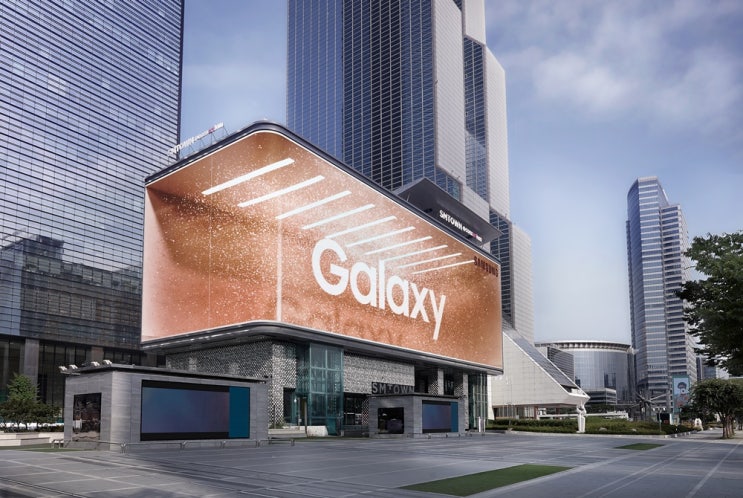  전광판 속 Galaxy Unpacked 2020 영상을 찍으면 선물이? 갤럭시 노트20 언팩 이벤트 #withGalaxy