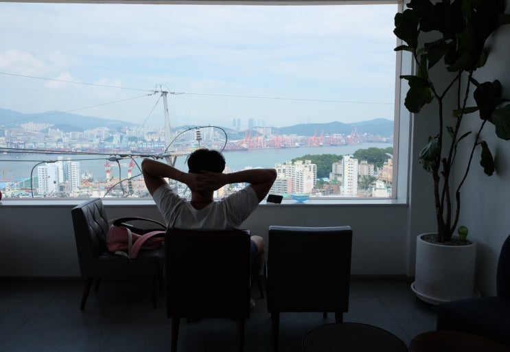  [부산카페] 서울촌놈으로 더 핫해진 영도 오션뷰 루프탑 카페, 카린