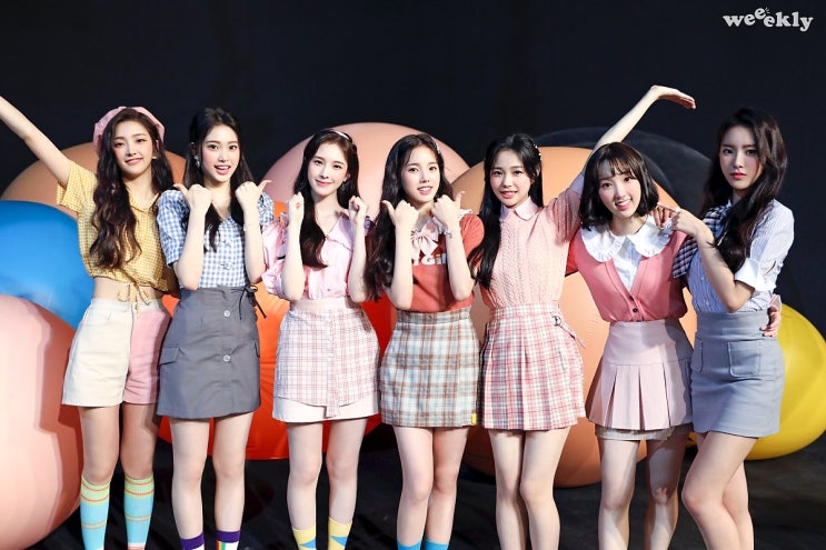 이번 주도 위클리! 데뷔 앨범 <We are> 자켓 촬영 비하인드 이번 주도 위클리! 데뷔 앨범 <We are> 자켓 촬영 비하인드