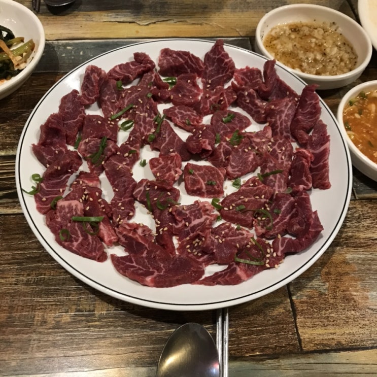 아담하고 편안한 포차분위기 쌍용동 하루네뒷고기 / 천안식후감