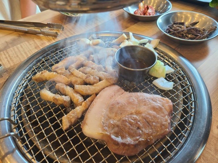  성산일출봉 흑돼지 맛집/ 둘이 먹기 좋은 제주 성산 고기다