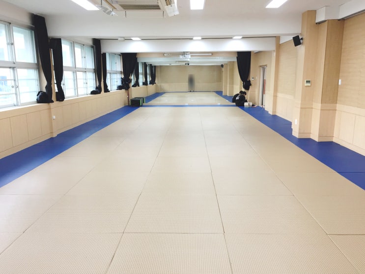  서울 경인중학교 소규모실내체육시설 유휴교실 - 다오코리아 안전 바닥매트 설치