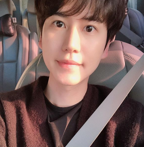 규현 나이 키 뮤지컬 유연석 인스타 보기