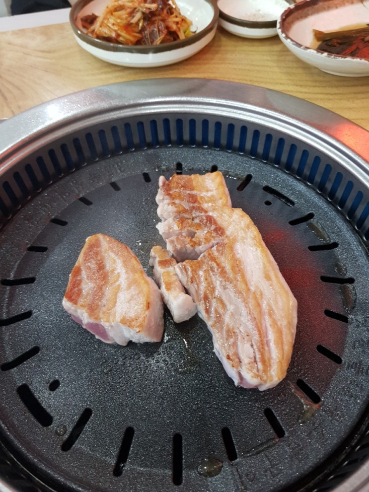  포항 삼겹살 맛집 맛찬들 왕소금구이 영일대에 있어요