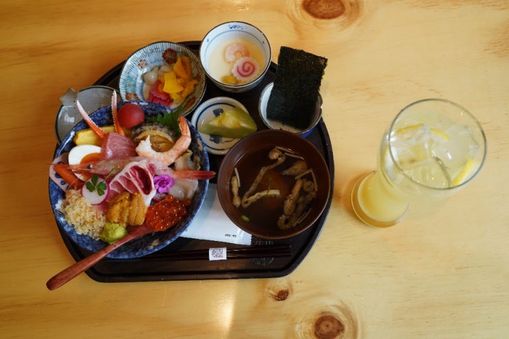  카이센동과 우니가 맛있는 압구정 맛집 청담 돈
