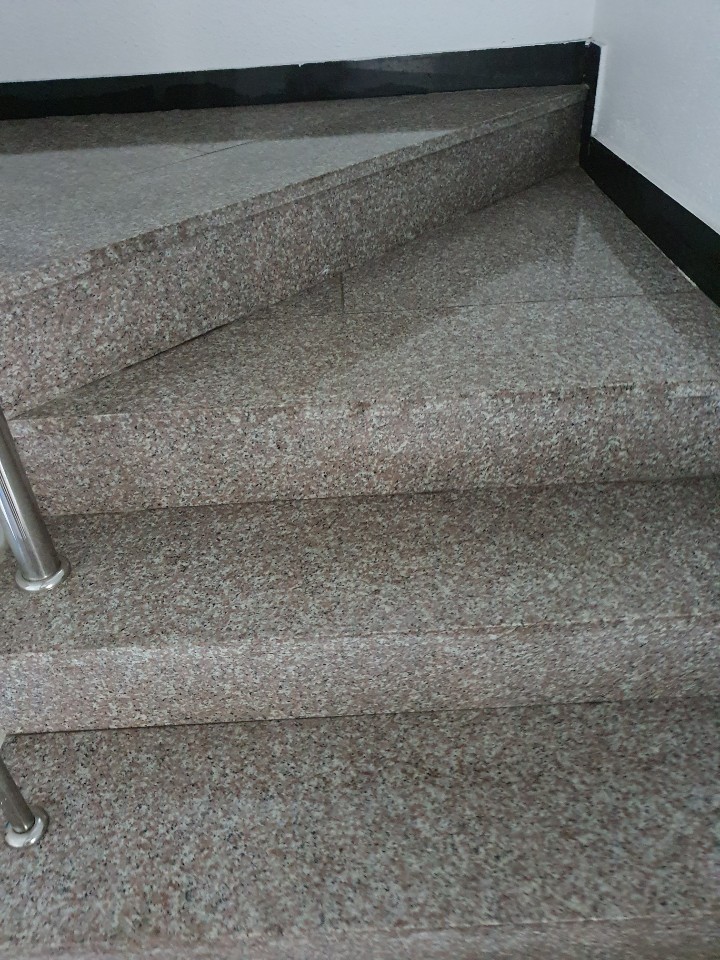빌라 내 외부, 계단 전문 청소.