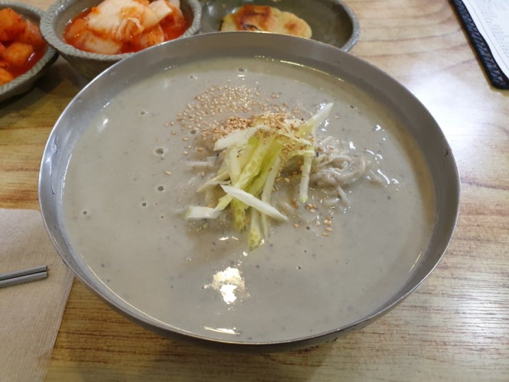 군포 이명옥 시골 순두부 고소하고 담백한 서리태 콩국수 군포 이명옥 시골 순두부 고소하고 담백한 서리태 콩국수