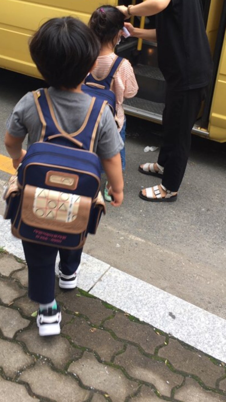  아침부터 모닝허그 해주는 애교쟁이
