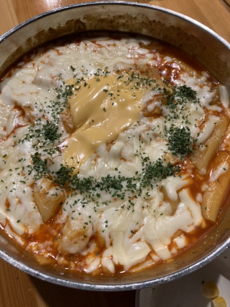  맵지않은 국물떡볶이! 카레향나는 빨봉분식 치즈떡볶이
