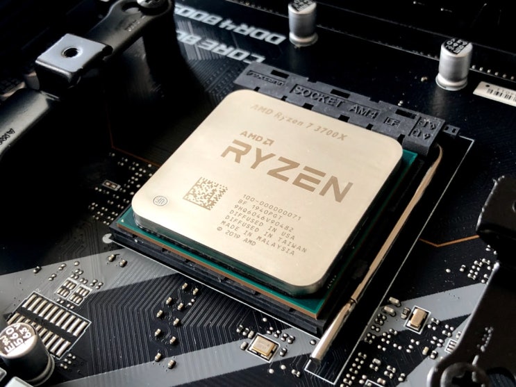  흔들리는 인텔, 부상하는 AMD. 주가 역전당하다 + 삼성전자 반사이익