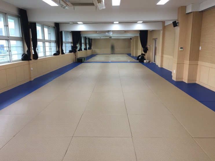  서울 경인중학교 소규모실내체육시설 유휴교실 - 다오코리아 안전 바닥매트 설치
