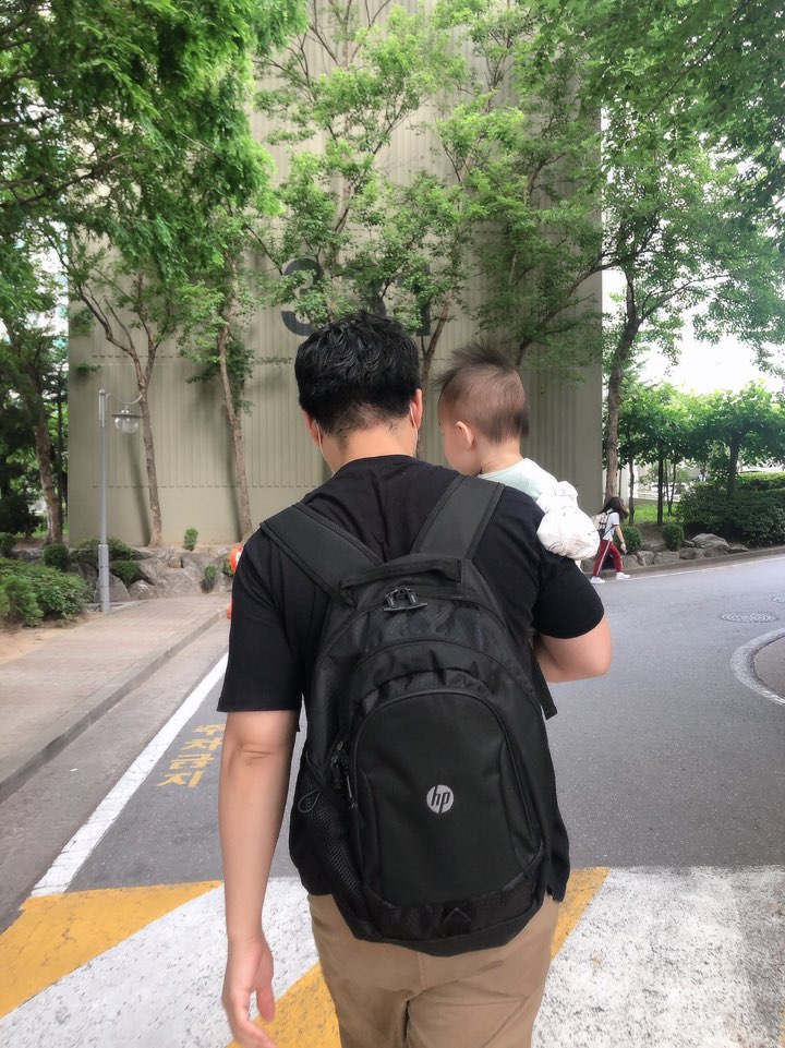  아빠랑 매일 어린이집 등교