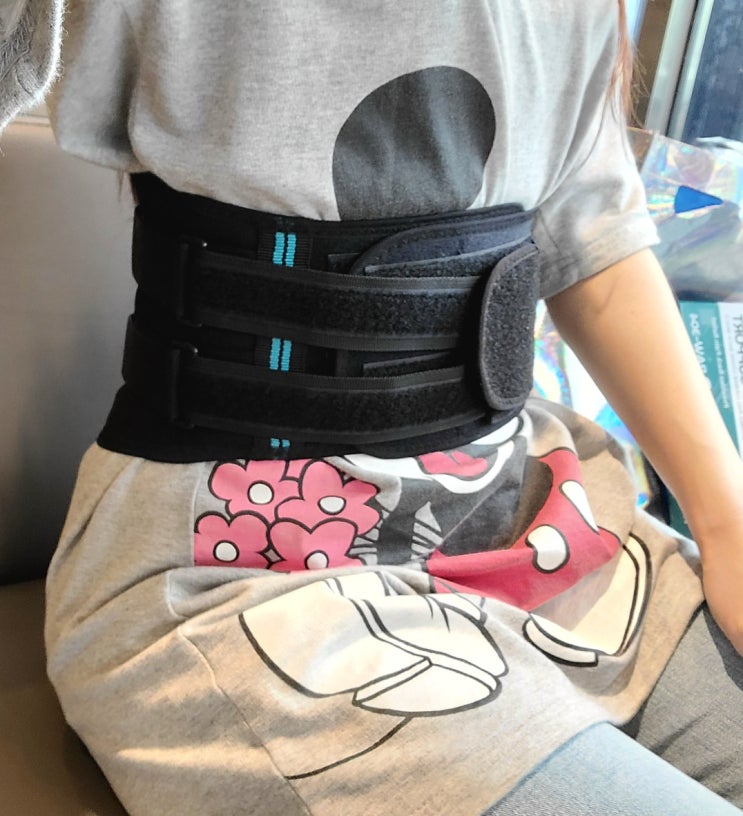 라디올 허리보호대 착용하며 건강한 자세를 라디올 허리보호대 착용하며 건강한 자세를