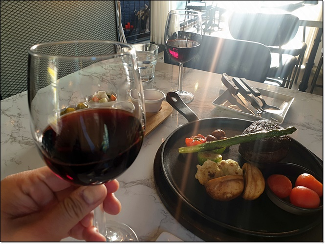 이태원 맛집 이태원데이트하기 너무 좋았던 박장데소레스토랑 저스틴스테이크 이태원 맛집 이태원데이트하기 너무 좋았던 박장데소레스토랑 저스틴스테이크