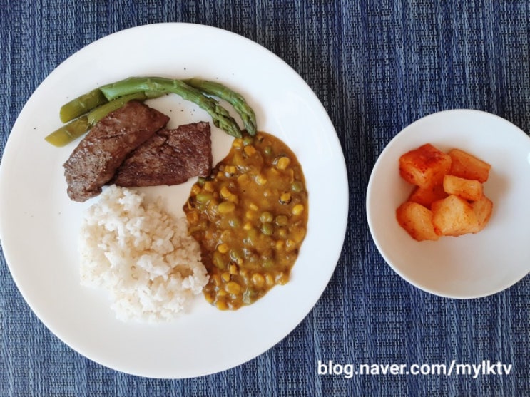  간편식: 새우구이 카레덮밥: 아스파라거스 등심 카레: 덜매운맛 오뚜기 카레: 빨리 맛있는 음식 만들기 3탄