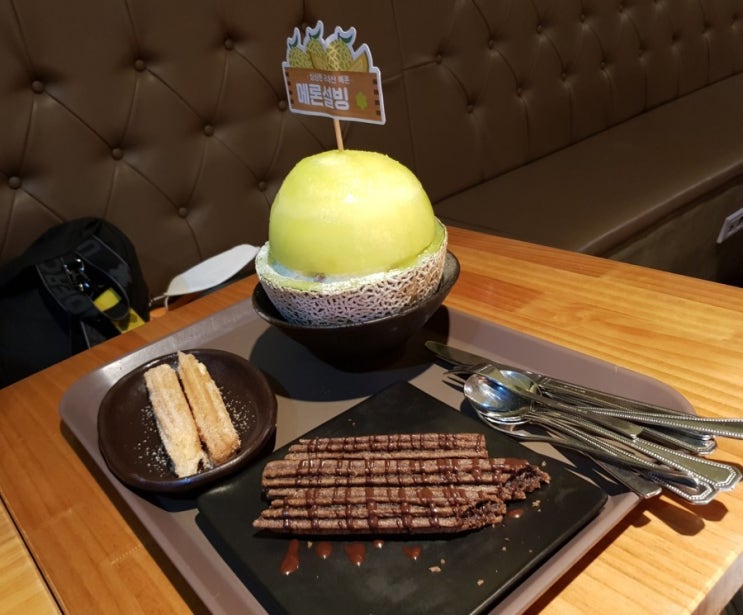  설빙 메뉴 딸기치즈메론 빙수랑 초코 츄러스 크림 츄러스 먹고왔어요