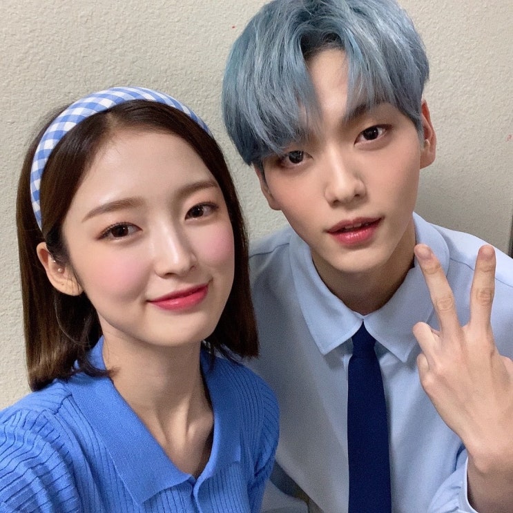  오마이걸 아린 투모로우바이투게더 TXT 수빈 셀카!