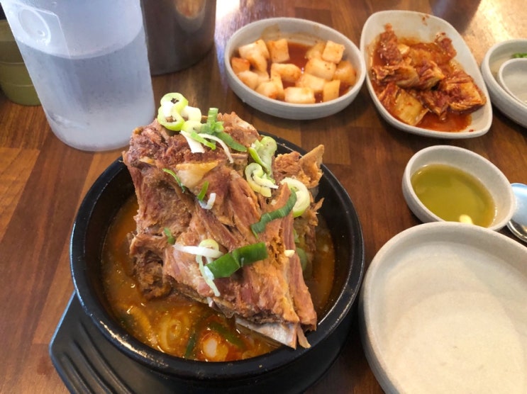  광주 뼈해장국으로 유명한 쌍촌동 맛집 "왕뼈사랑"