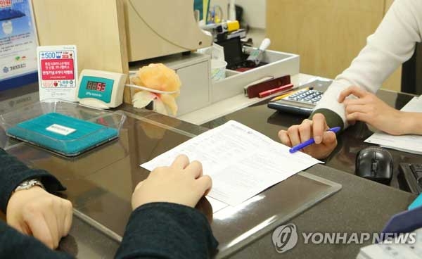 개인연금 가입금액 5년새 '반토막'…은퇴 노후 어쩌나 개인연금 가입금액 5년새 '반토막'…은퇴 노후 어쩌나