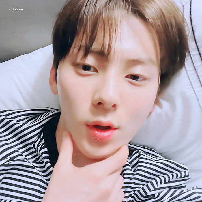 뉴이스트 황민현 존잘 생얼 뉴이스트 황민현 존잘 생얼
