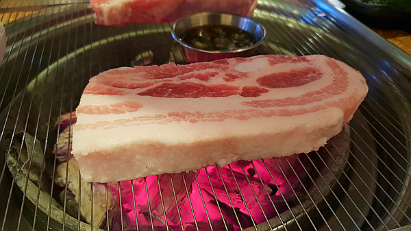  두툼한 고기가 먹고싶을땐 수유 육두막