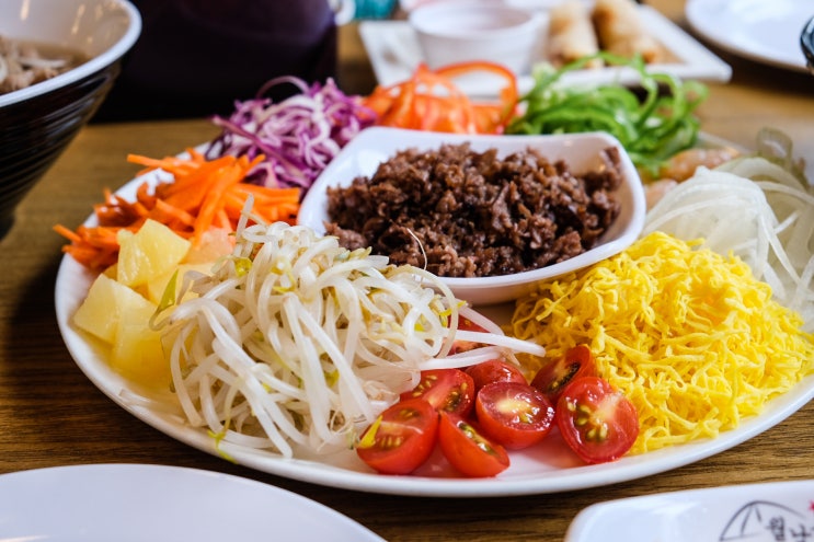  가성비 좋은 합정쌀국수 월남선생합정역점의 월남쌈, 양지쌀국수
