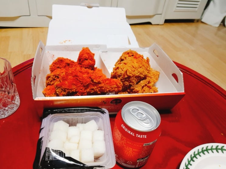 비비큐BBQ 신메뉴 레드착착 핫착!매콤한데 당기는 맛!