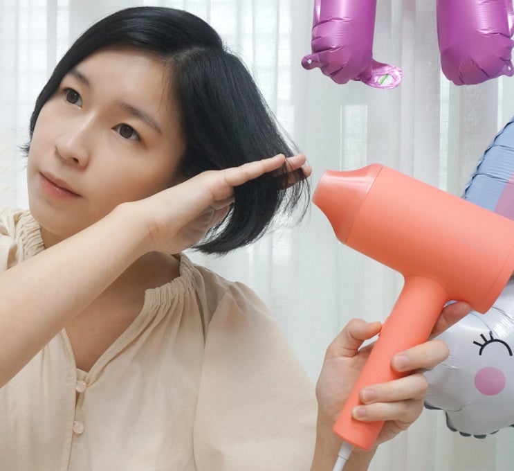  헤어드라이기를 책임지는 쯔바이 HL355