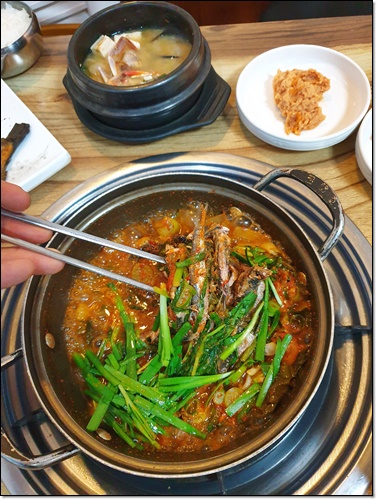 남해멸치쌈밥 거대멸치로 든든하게 먹을수 있었던 남해향촌 남해멸치쌈밥 거대멸치로 든든하게 먹을수 있었던 남해향촌